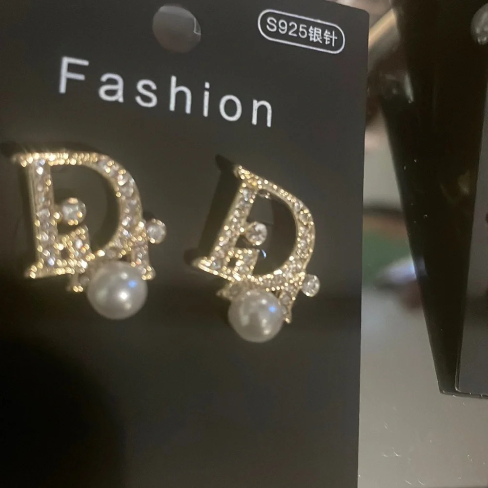 🆕 Bundle of Fashion Earrings - Picture 6 of 7